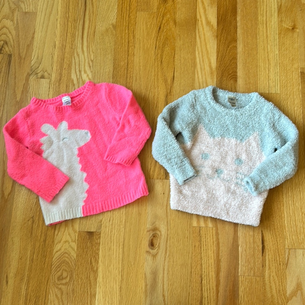 Lot of 2 sweaters! One Llama and one Kitty